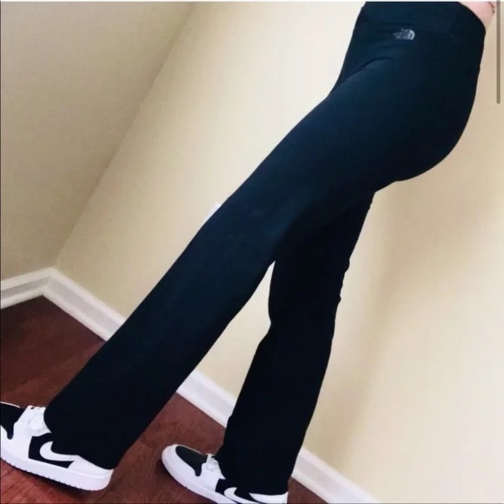 The North Face High Rise Flared Black and Pink Yoga Leggings Activewear Gym Pant